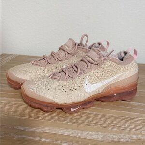 Nike Women's Air VaporMax Flyknit pink/cream